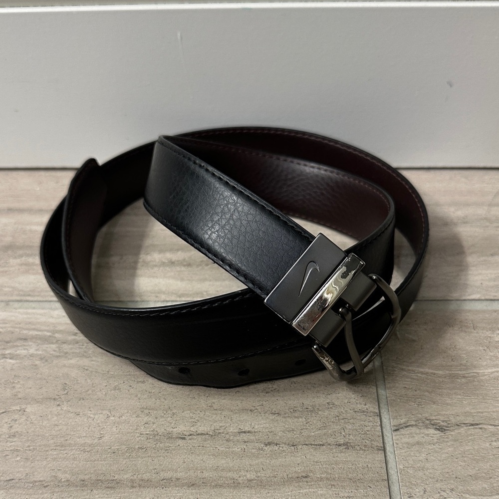 Nike Men's Reversible Black/Brown Leather Belt with Metal Buckle